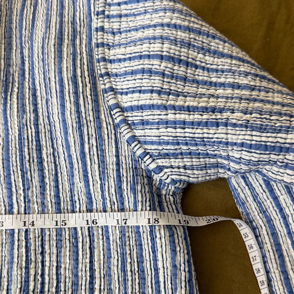 Reversible Striped or flower Button-Front light weight quilted jacket - Picture 5 of 6